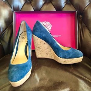 Vince Camuto Suede Cork Platform Wedge Shoe Womens Size 7.5.